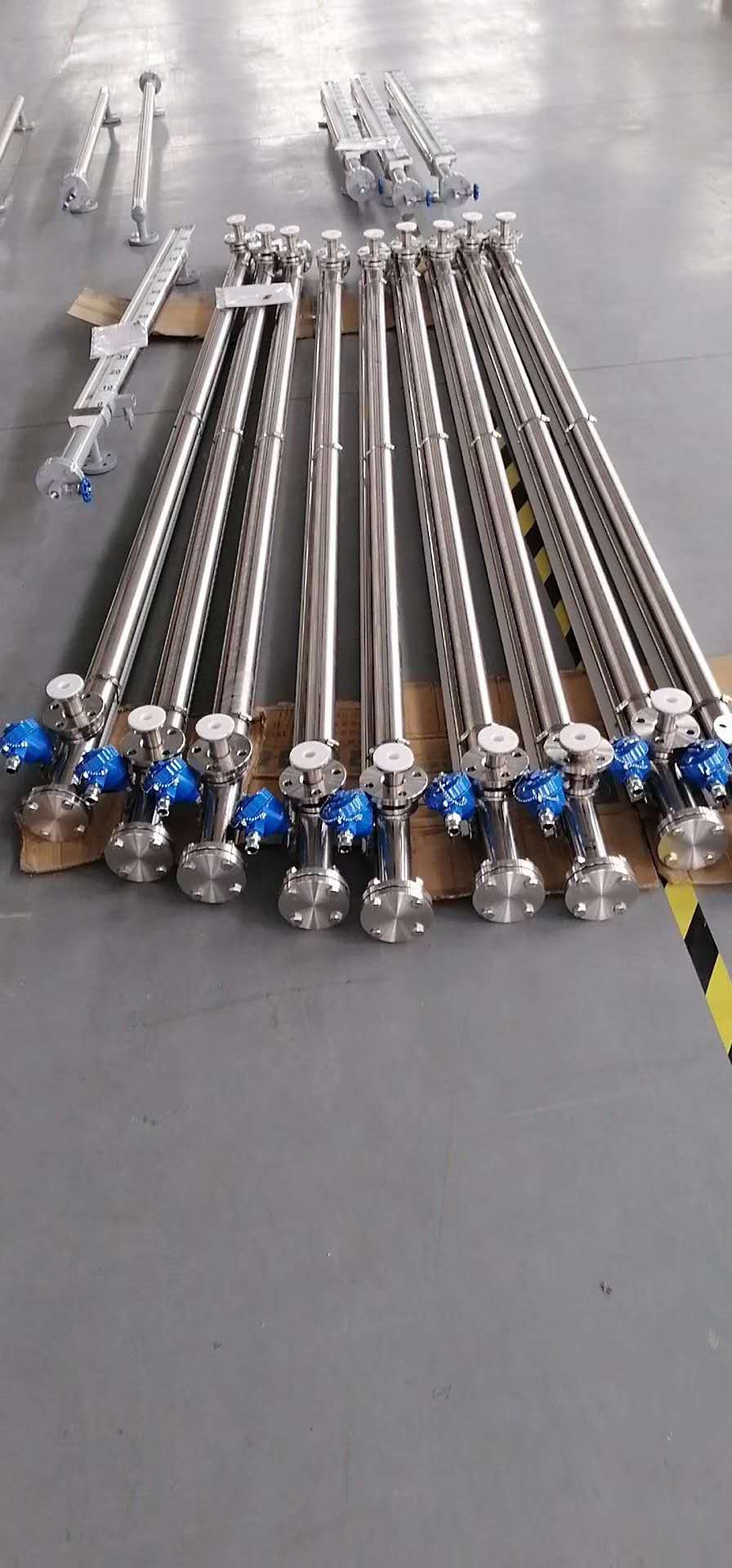 304襯四氟磁翻板液位計(jì)，活套法蘭